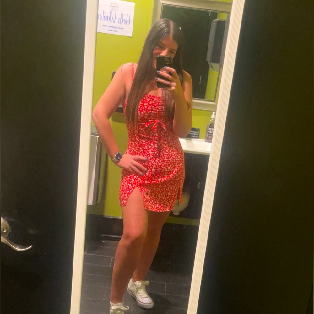 Short red flower dress with slit